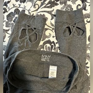 Women’s dark gray cropped leggings Large